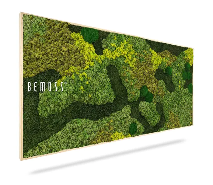 Un Tableau de mousse BEMOSS® ORTHO MEDIUM de Bemoss présente un design abstrait vibrant composé de différentes nuances de mousse préservée et d'autres verdures. La surface luxuriante et texturée comprend des taches de vert foncé, vert clair et jaune, créant un aspect naturel et dynamique.